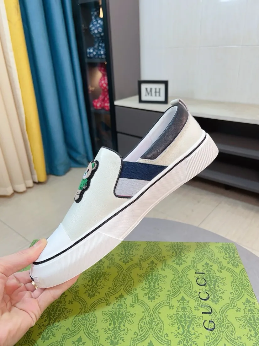 Men's shoes 💰458🌹🌹GUCCI [Gucci] New high-end brand of men's shoes, the latest fashionable casual men's shoes, trendy and versatile, relaxed and sporty style, uppers imported from Italy, first-layer cowhide, genuine leather lining, and ultra-fine workmanship. Original personalized fashionable rubber wear-resistant outsole, light and comfortable on the foot, size 38-44